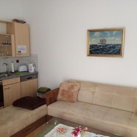 Gaestewohnung Хале Екстериор снимка