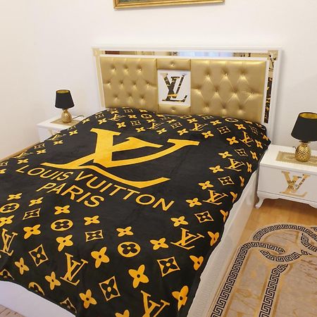 Gaestewohnung Хале Екстериор снимка